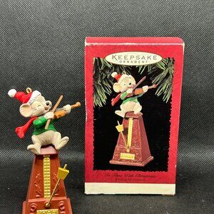 1995 Hallmark "In Time With Christmas" Keepsake ornament wind up movement